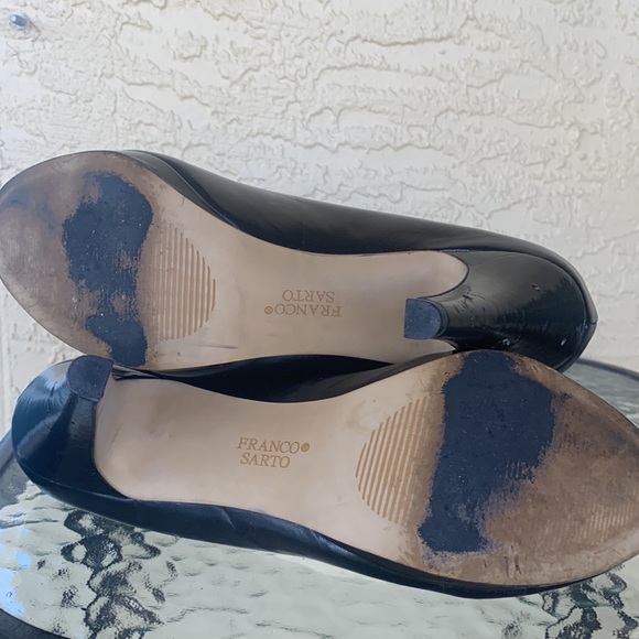 Size 9 4” heel black - Picture 4 of 4